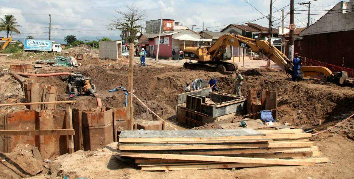 Shopping de Praia Grande traz a maior montanha-russa da América Latina para  a região