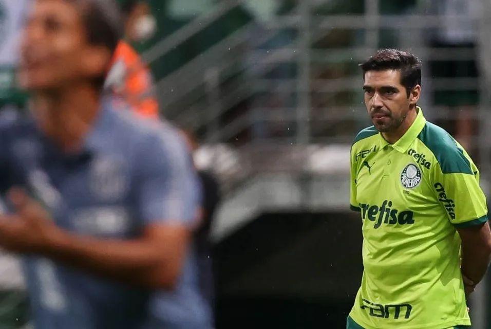 Get Castelo Sera Atracao Na Praia Aos Pequenos Em Praia Grande HD Wallpaper Castelo Sera Atracao Na Praia Aos Pequenos Em Praia Grande For iPhone Free