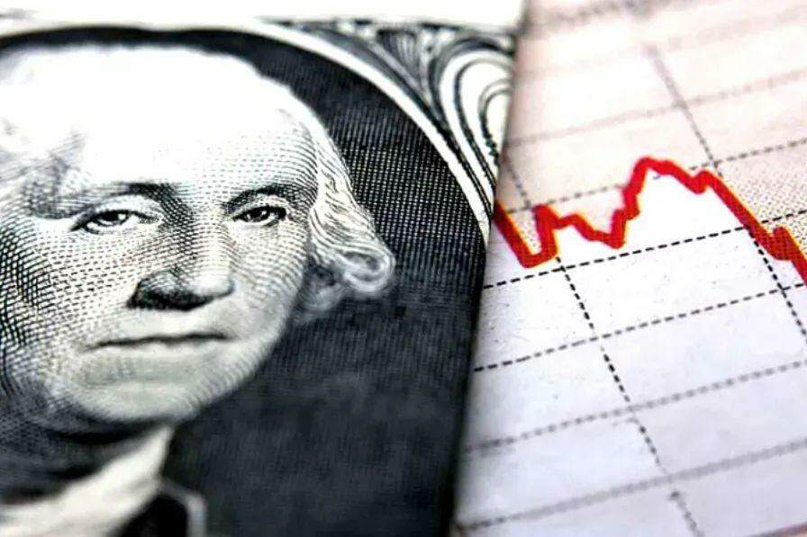 Dólar cai a R$ 4,71 com IPCA sugerindo alta maior da selic e fluxo positivo