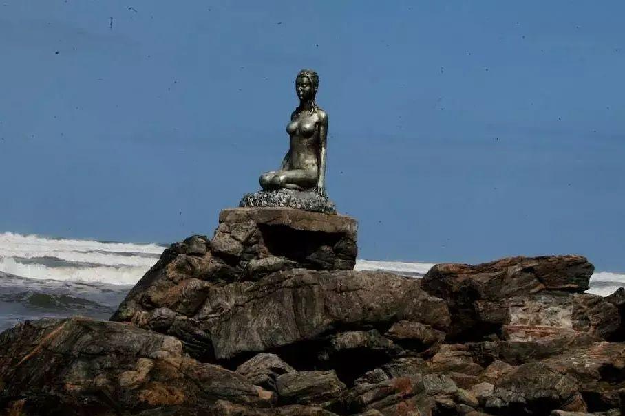 A Praia dos Pescadores ficou famosa por servir de locação para a novela Mulheres de Areia