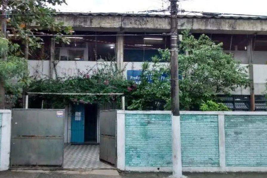 Criança estuda no 3º ano do ensino fundamental na escola Professora Laura Filgueiras