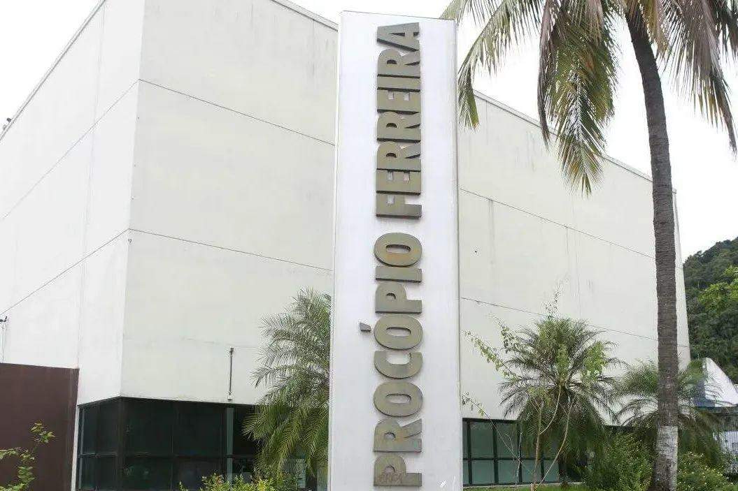 Espetáculo acontece no Teatro Procópio Ferreira, em Guarujá