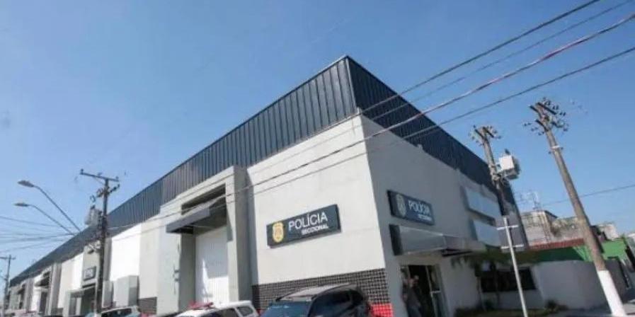 Policiais civis da Delegacia de Investigações Gerais de Praia Grande efetuaram a prisão da mulher