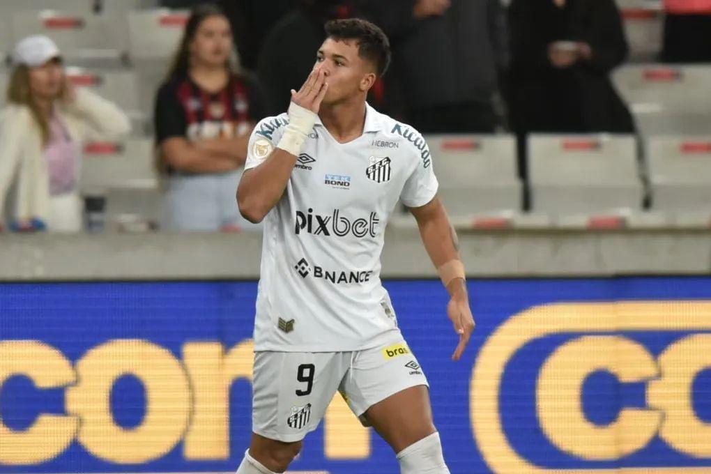 Marcos Leonardo tem se destacado pelos gols e personalidade