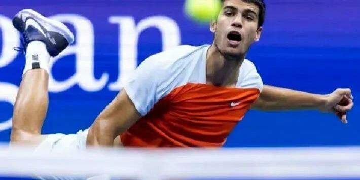 Desistência ocorre devido a uma lesão no punho direito do espanhol, a mesma que fez o tenista abandonar o ATP de Barcelona na segunda rodada e não participar das competições seguintes