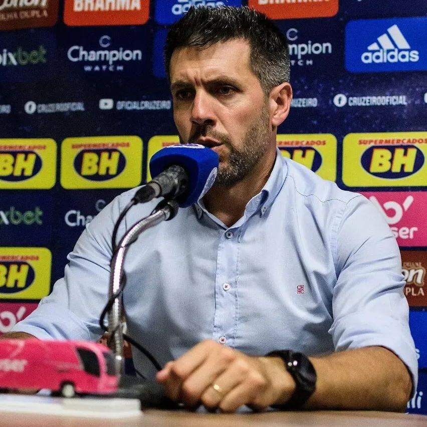  Paulo Pezzolano renova contrato com o Cruzeiro até 2023