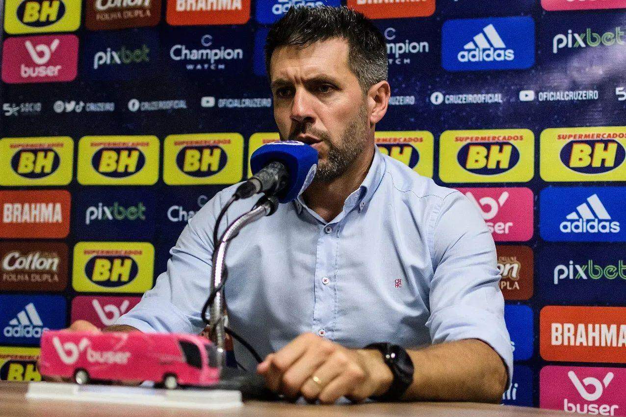  Paulo Pezzolano renova contrato com o Cruzeiro até 2023
