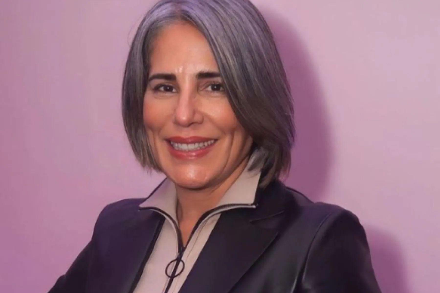 Atriz resolveu parar de pintar o cabelo