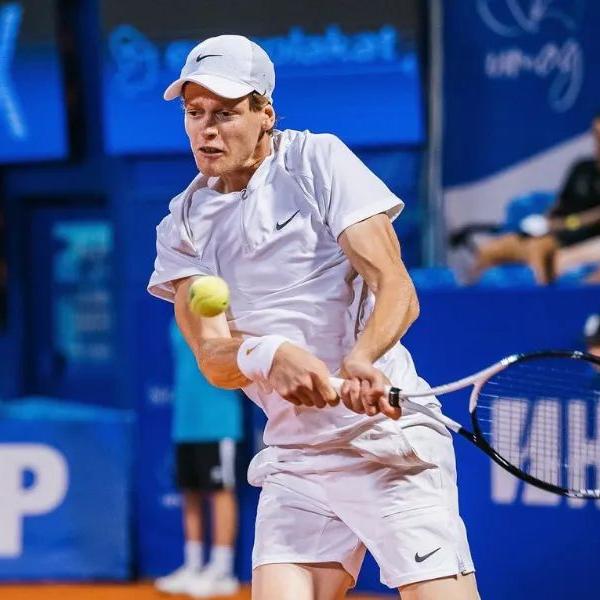 Jannik Sinner venceu Alcaraz em partida de 2h28