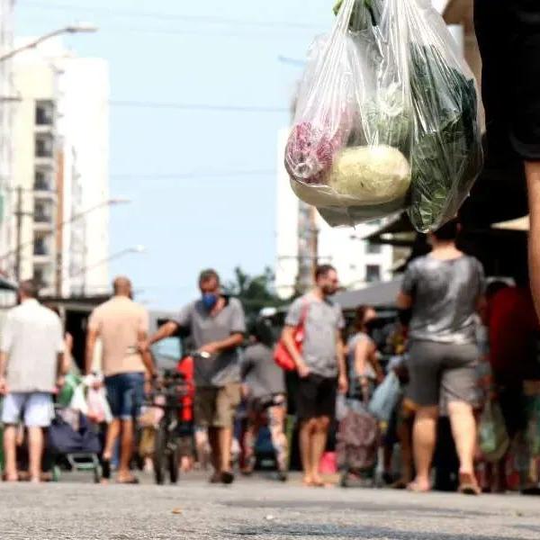 Histórias de feira, livre ou não