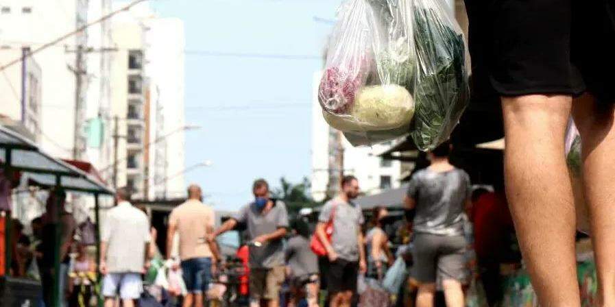 Histórias de feira, livre ou não