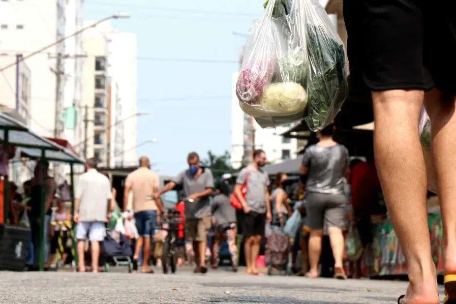 Histórias de feira, livre ou não