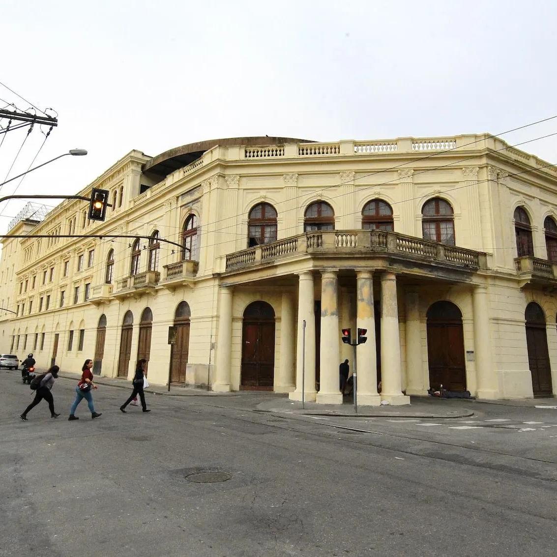 A expectativa da Prefeitura é que após a retomada das obras, o teatro fique pronto até 2024