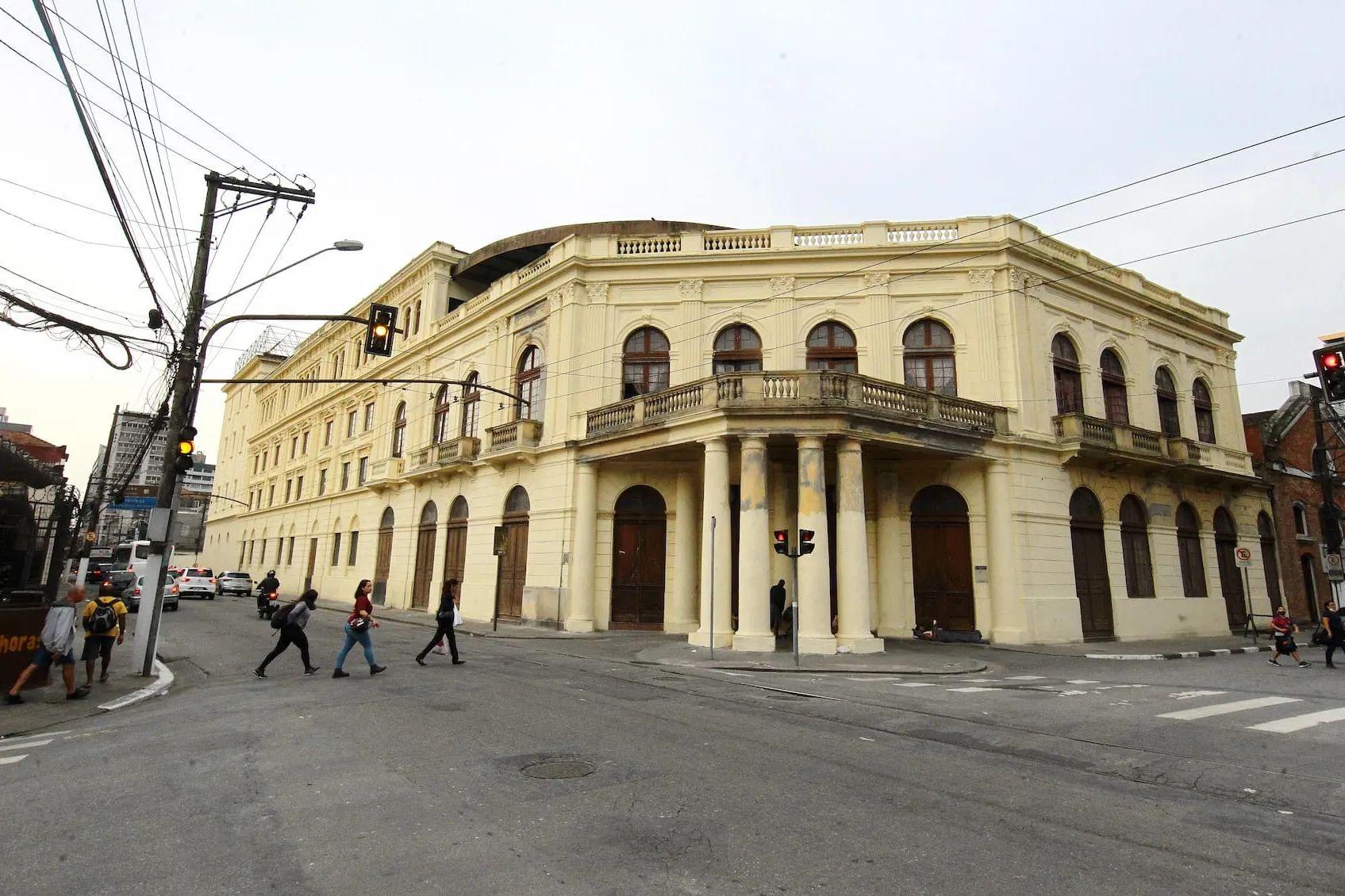 A expectativa da Prefeitura é que após a retomada das obras, o teatro fique pronto até 2024