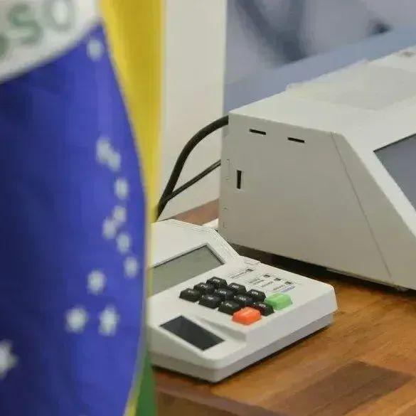 Tribuna Livre: Terceira via no Brasil?