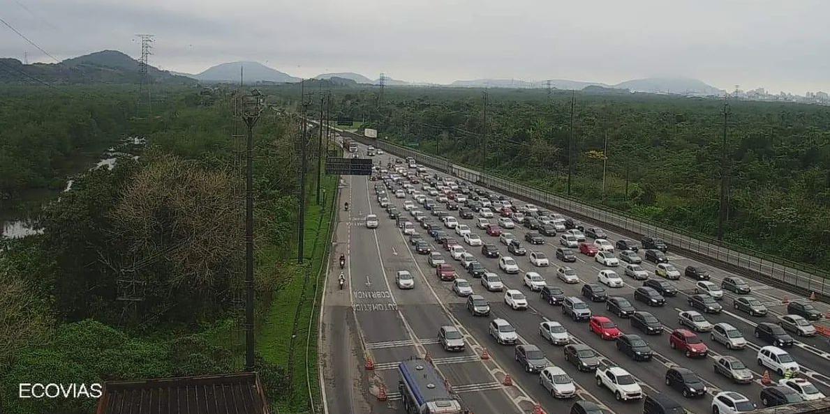  Trecho conhecido como 'garrafão' já começa a ter filas, no pedágio da rodovia Cônego Domênico Rangoni 