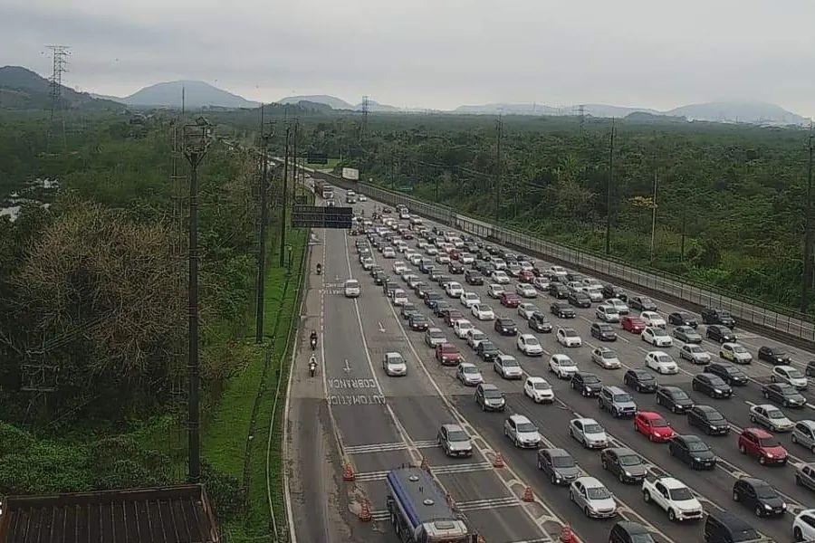  Trecho conhecido como 'garrafão' já começa a ter filas, no pedágio da rodovia Cônego Domênico Rangoni 