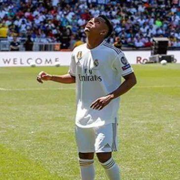  Rodrygo entra na disputa entre os melhores jogadores sub-21 do mundo 