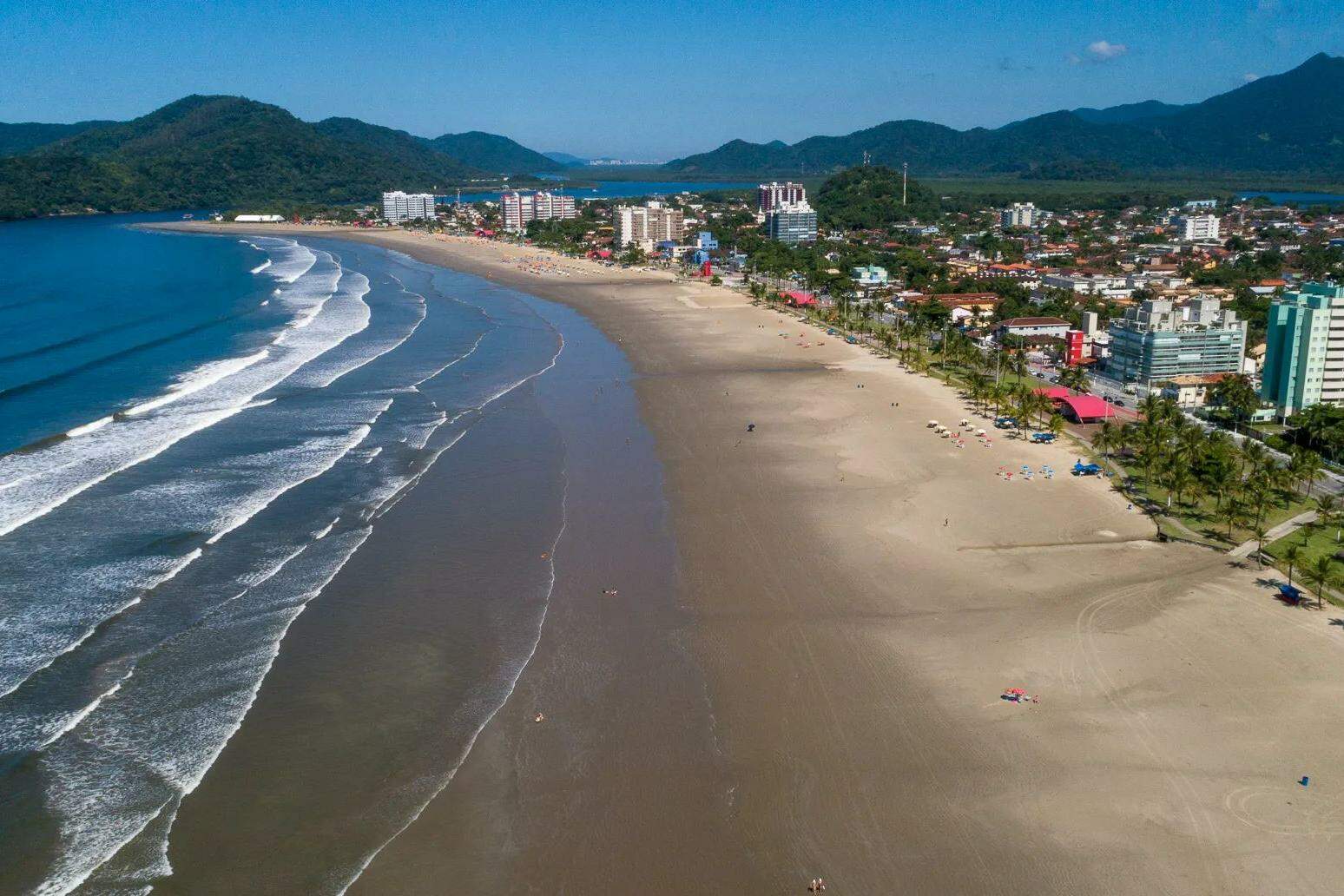 De acordo com a Administração Municipal, os participantes apresentaram sugestões e reflexões sobre temas como a organização da faixa de areia