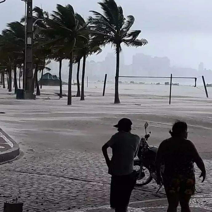 Rajadas de vento podem chegar a 75 km/h, segundo a Defesa Civil