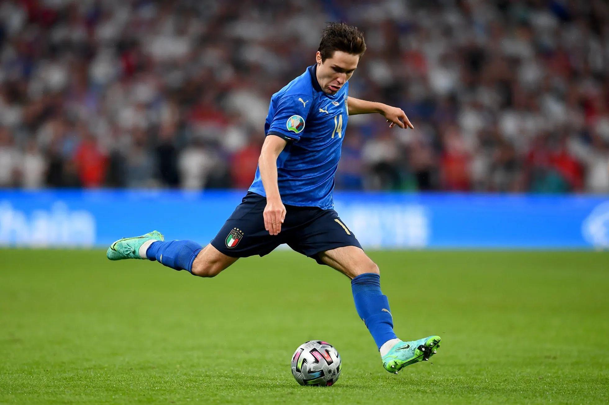 Chiesa lesiona joelho e está fora da repescagem para a Copa do Mundo