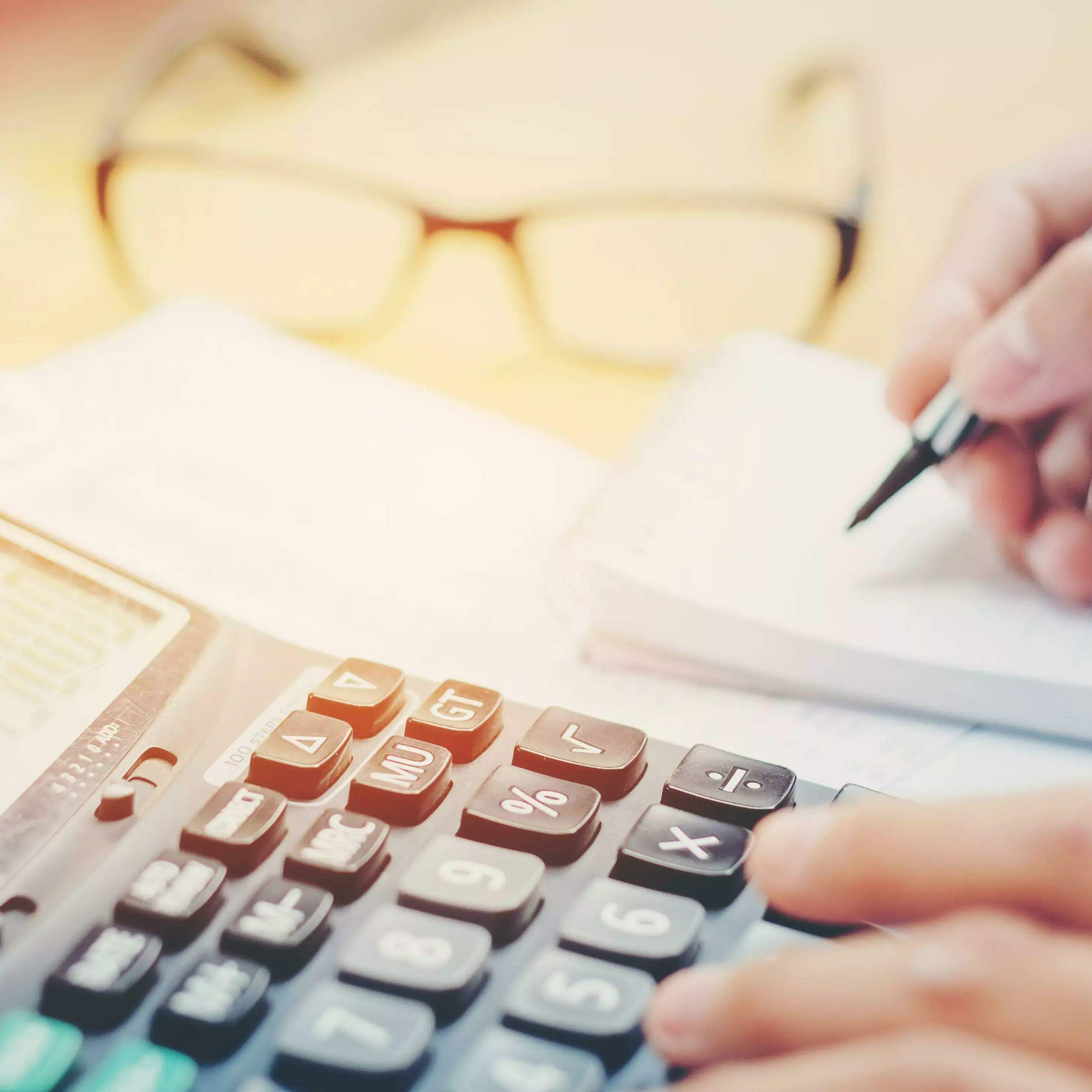 A taxa básica de juros iria de 10,75% para 11,75% ao ano