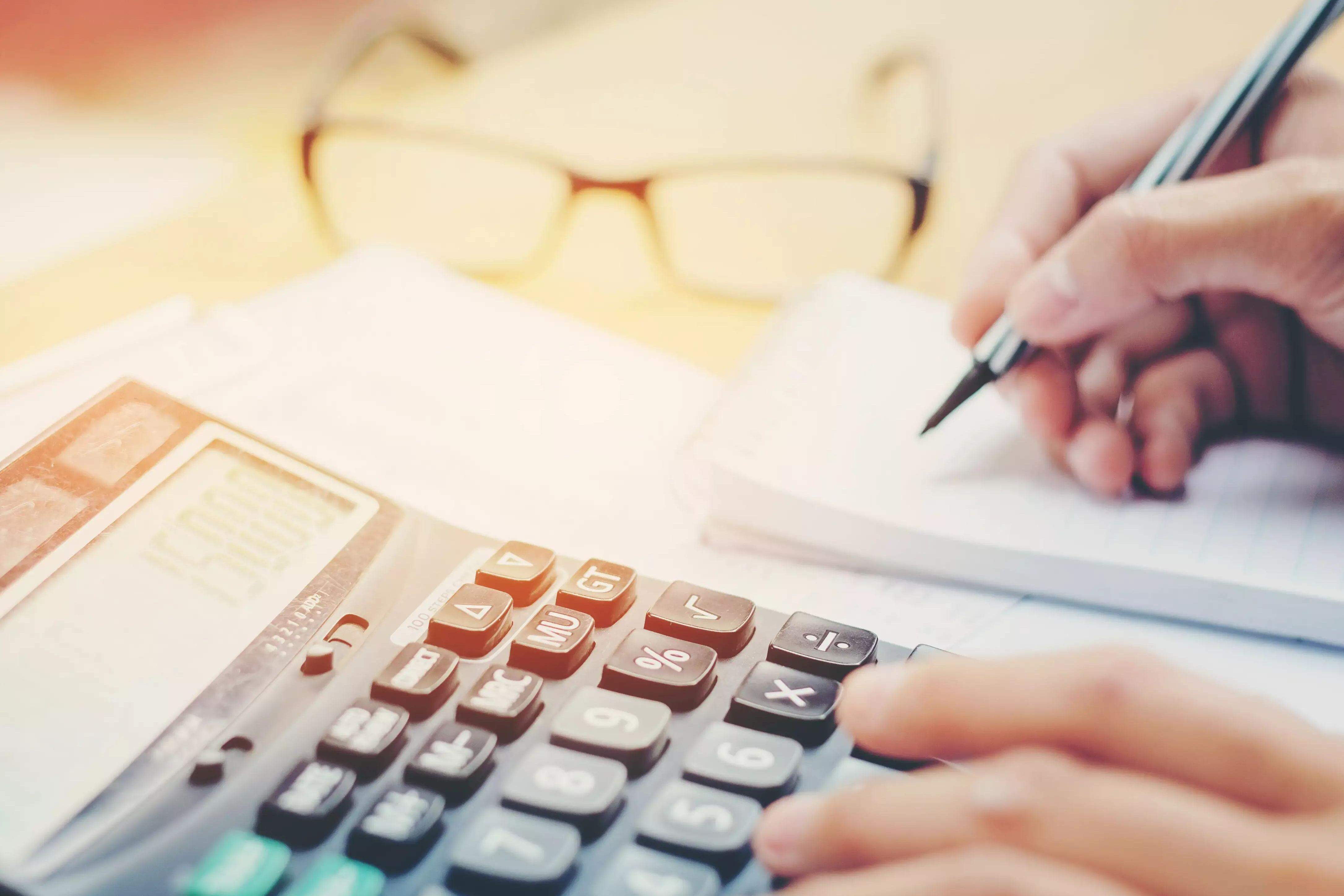 A taxa básica de juros iria de 10,75% para 11,75% ao ano