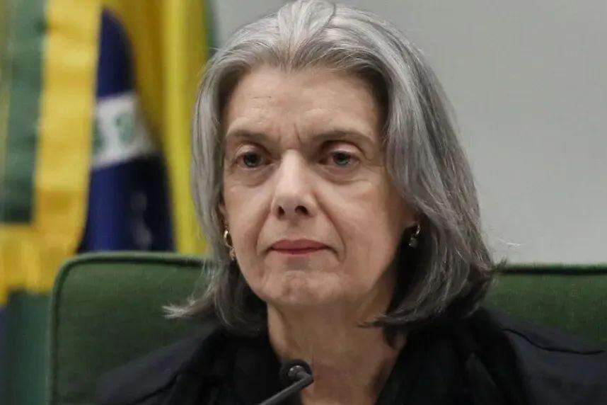 A ministra Carmen Lúcia, do STF, enviou à Justiça Federal pedidos de investigação sobre o ex-presidente