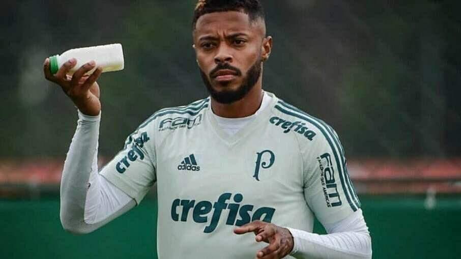 Michel Bastos desabafa após sofrer atitude racista