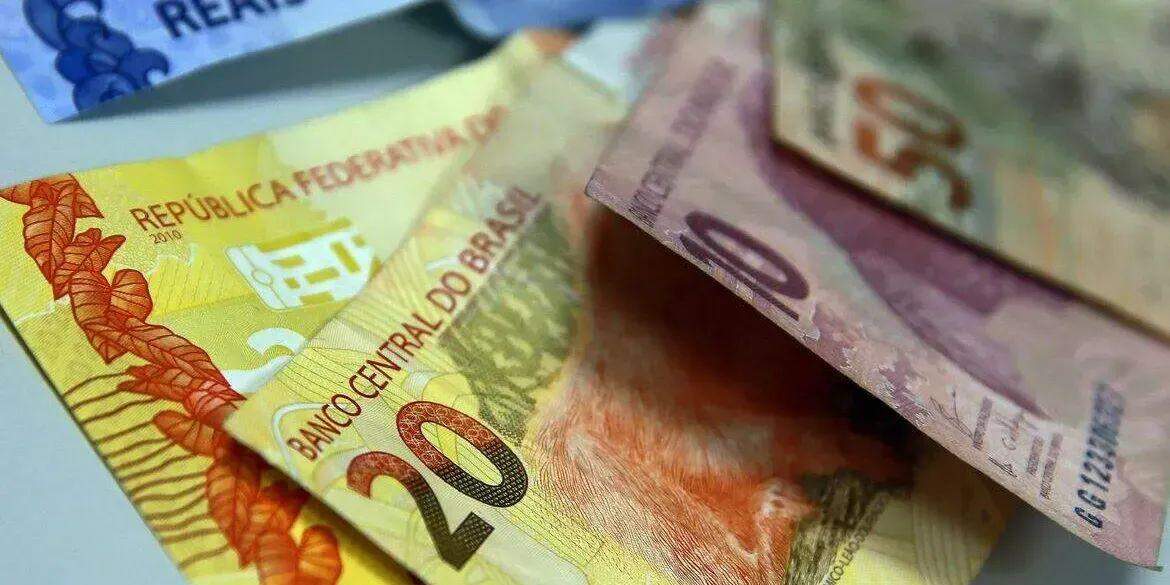   Brasileiros depositam R$ 7,089 bilhões líquidos na poupança em junho  