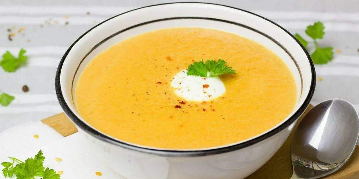    Sopas quentinhas são opção saudável e saborosa   