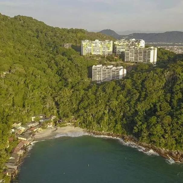 Entre esses cenários está a Praia do Sorocotuba, um destino que exige fôlego e curiosidade