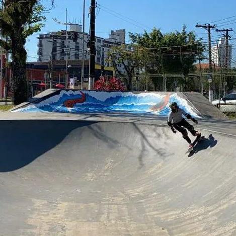  Medalha de prata de Rayssa Leal nos Jogos Olímpicos de 2020 inspira jovens skatistas de Santos 