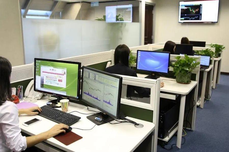 Discussões de mudança de escala de trabalho 6x1