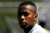 Robinho foi condenado na Itália a nove anos de prisão e cumpre a pena no Brasil