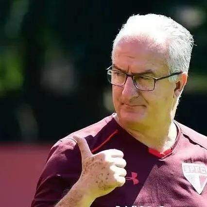 Dorival Júnior substitui Rogério Ceni, demintido na última quarta-feira (19)
