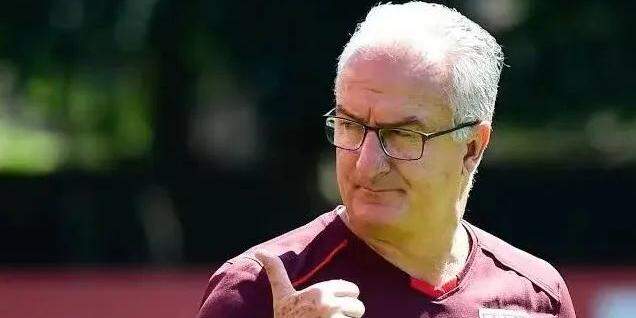 Dorival Júnior substitui Rogério Ceni, demintido na última quarta-feira (19)