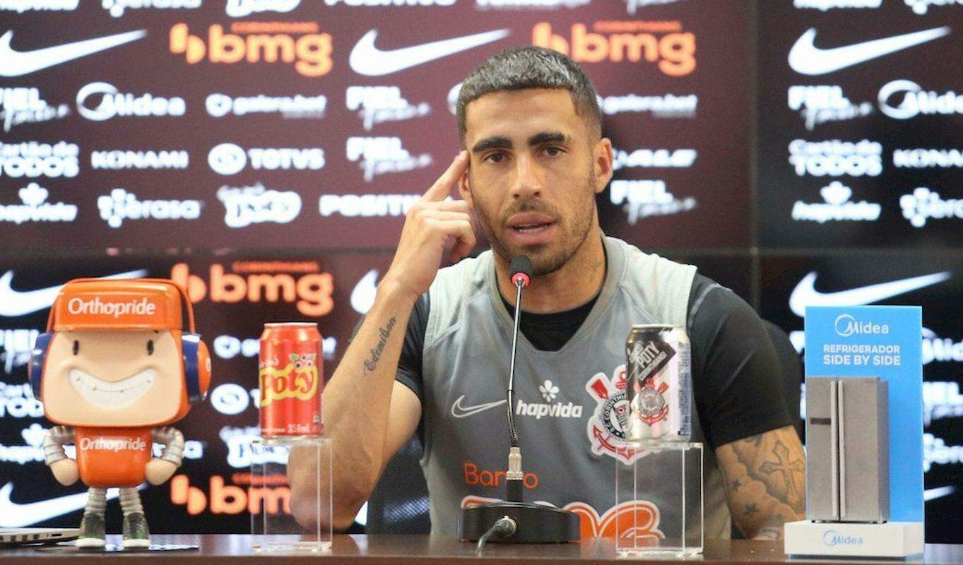 Gabriel garante não ser um jogador desleal e festeja o resgate da identidade corintiana