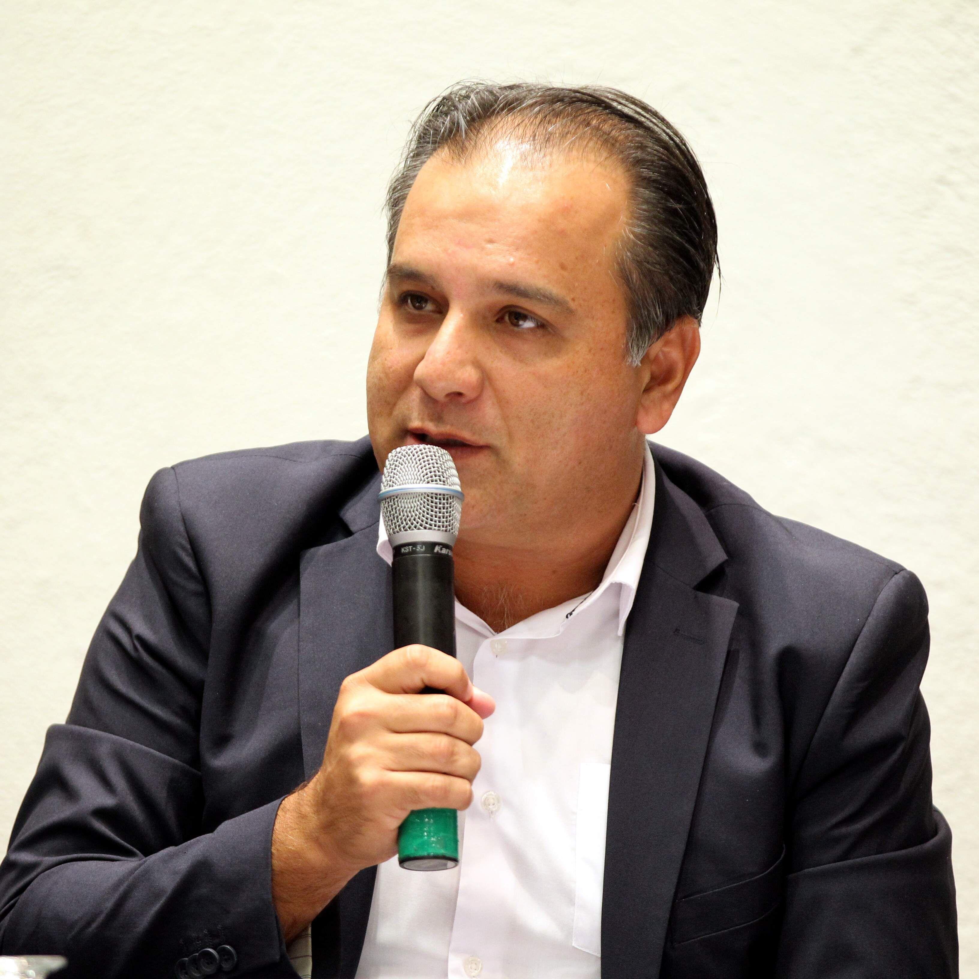 Prefeito de Peruíbe anunciou redução de 30% de salário durante pandemia do coronavírus