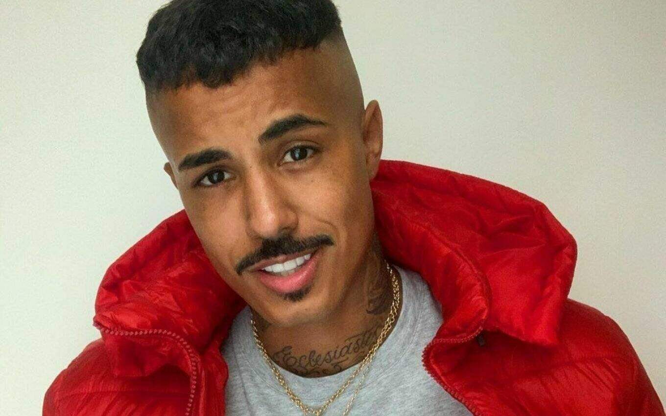 Funkeiro postou vídeos onde aparecia preocupado em estar sendo perseguido na madrugada desta segunda