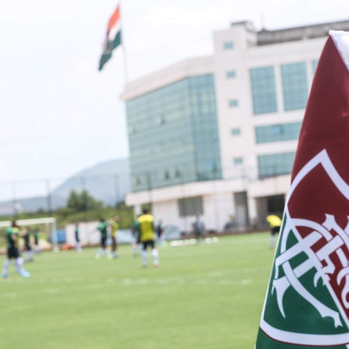 A diretoria do Fluminense corre contra o tempo para tentar regularizar o jogador paraguaio na Copa do Brasil