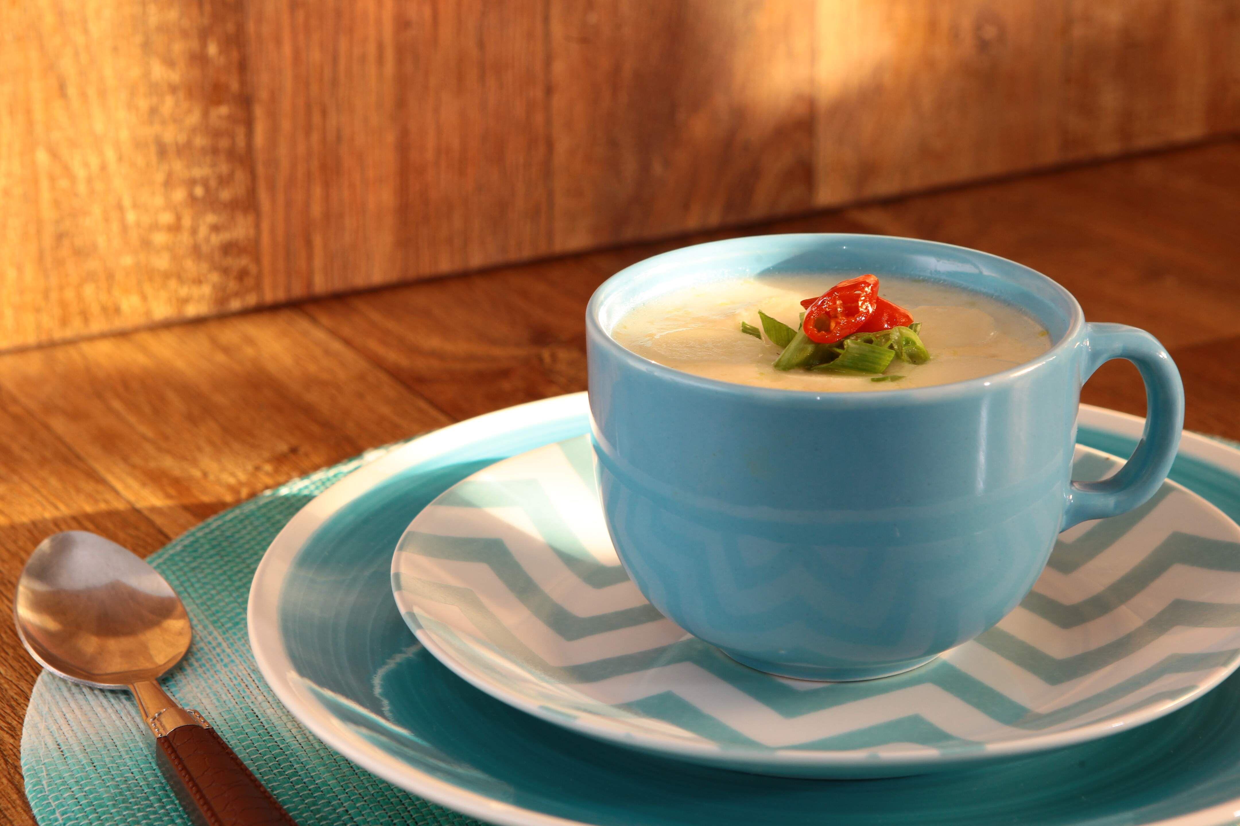 Sopa-creme de palmito e alho-poró, pronta rapidinho