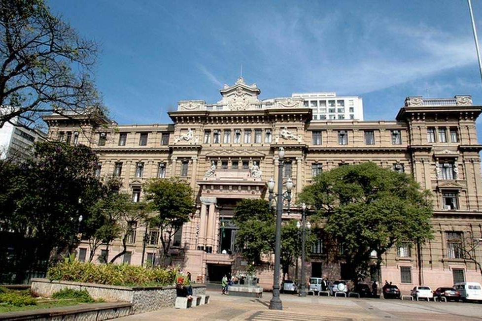 Estando na Presidência do Tribunal, valorizei os servidores produtivos o quanto pude