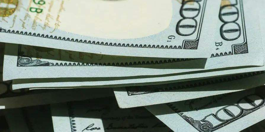 Onde investir:  Decisão dos EUA mexe com dólar, juros e mercados e Brasil pode ser afetado