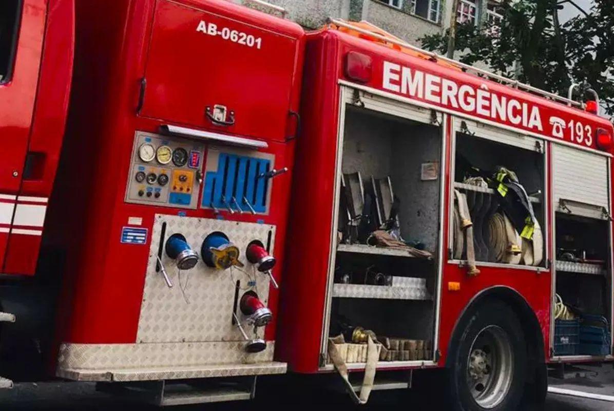 Equipe do Corpo de Bombeiros realizou o resfriamento do local
