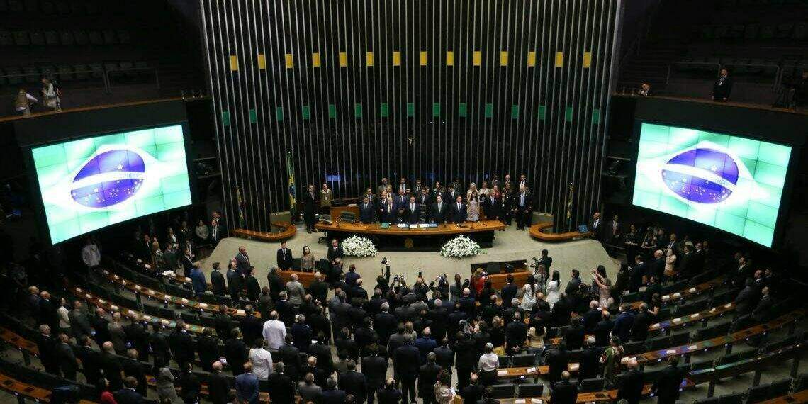 Na contramão da sociedade