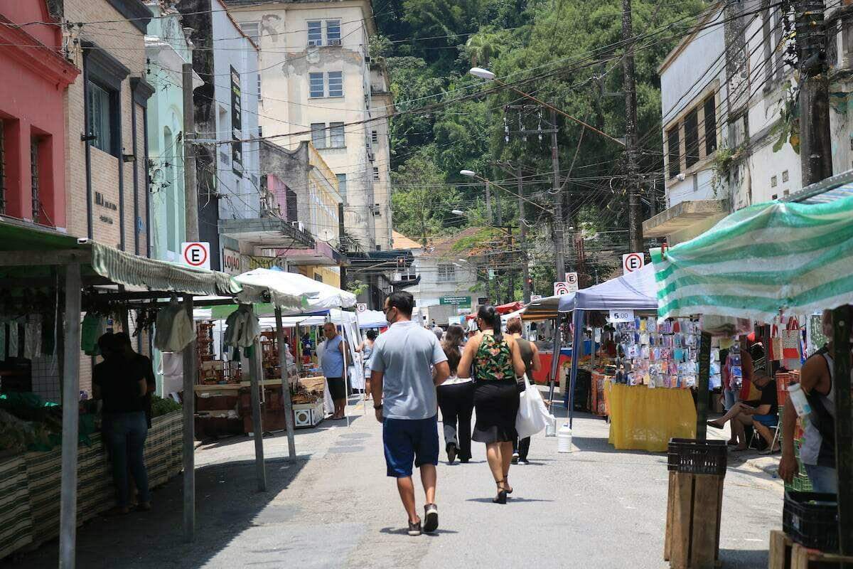 Feira livre provoca alterações no trânsito do Canal 3 nesta quarta