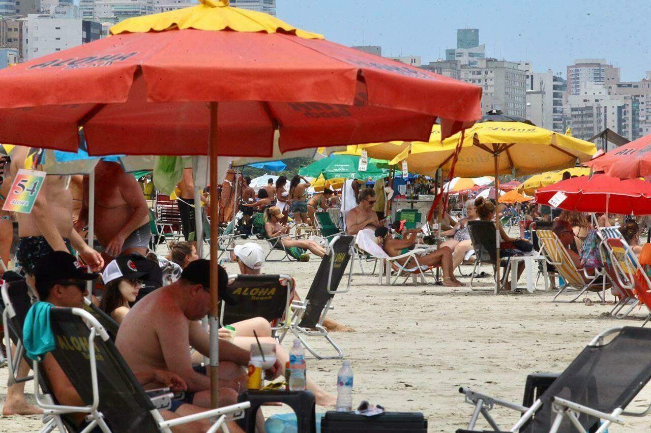 Santistas aproveitaram as praias da cidade nesta manhã