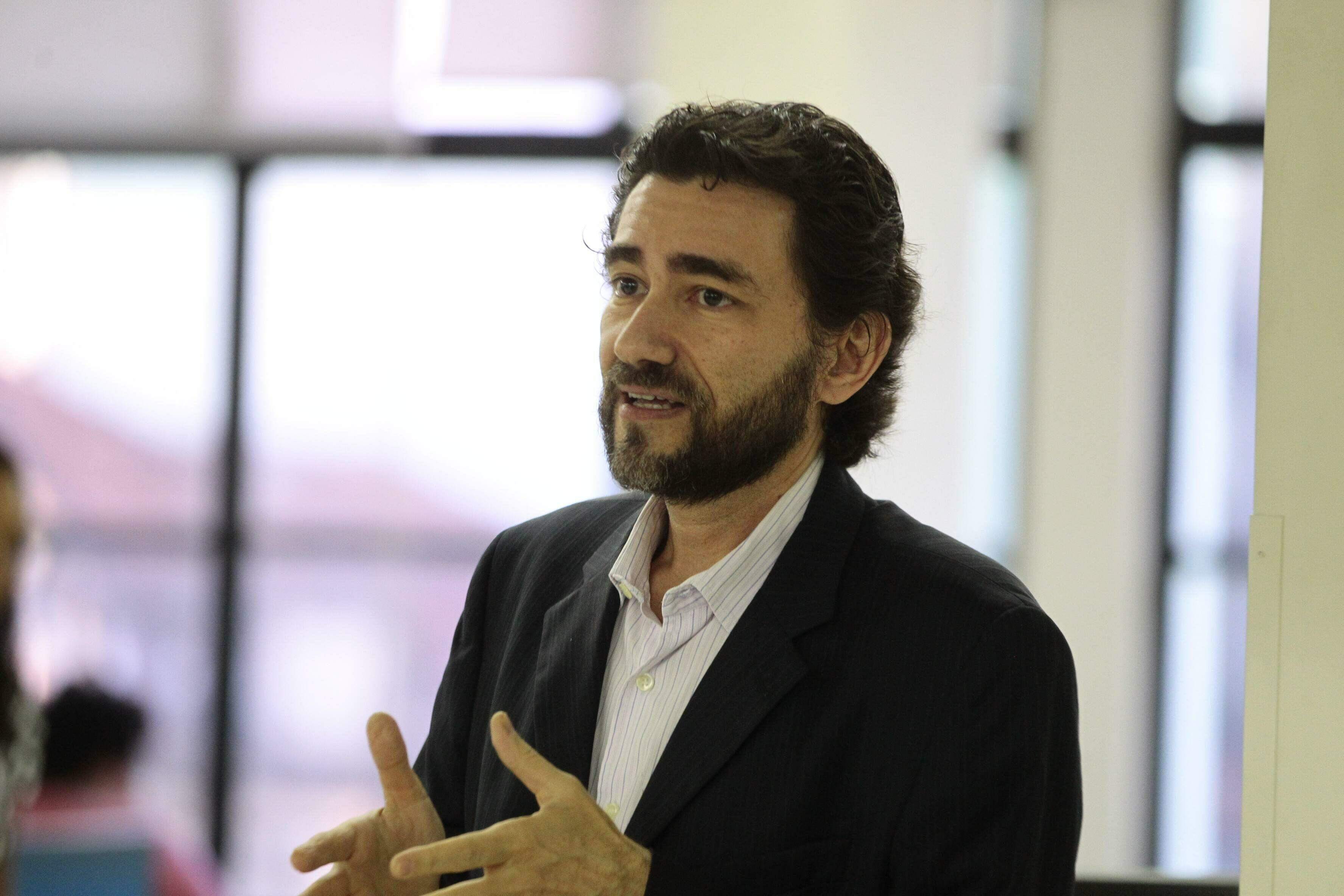 Gilberto Rodrigues analisa a sucessão presidencial nos Estados Unidos