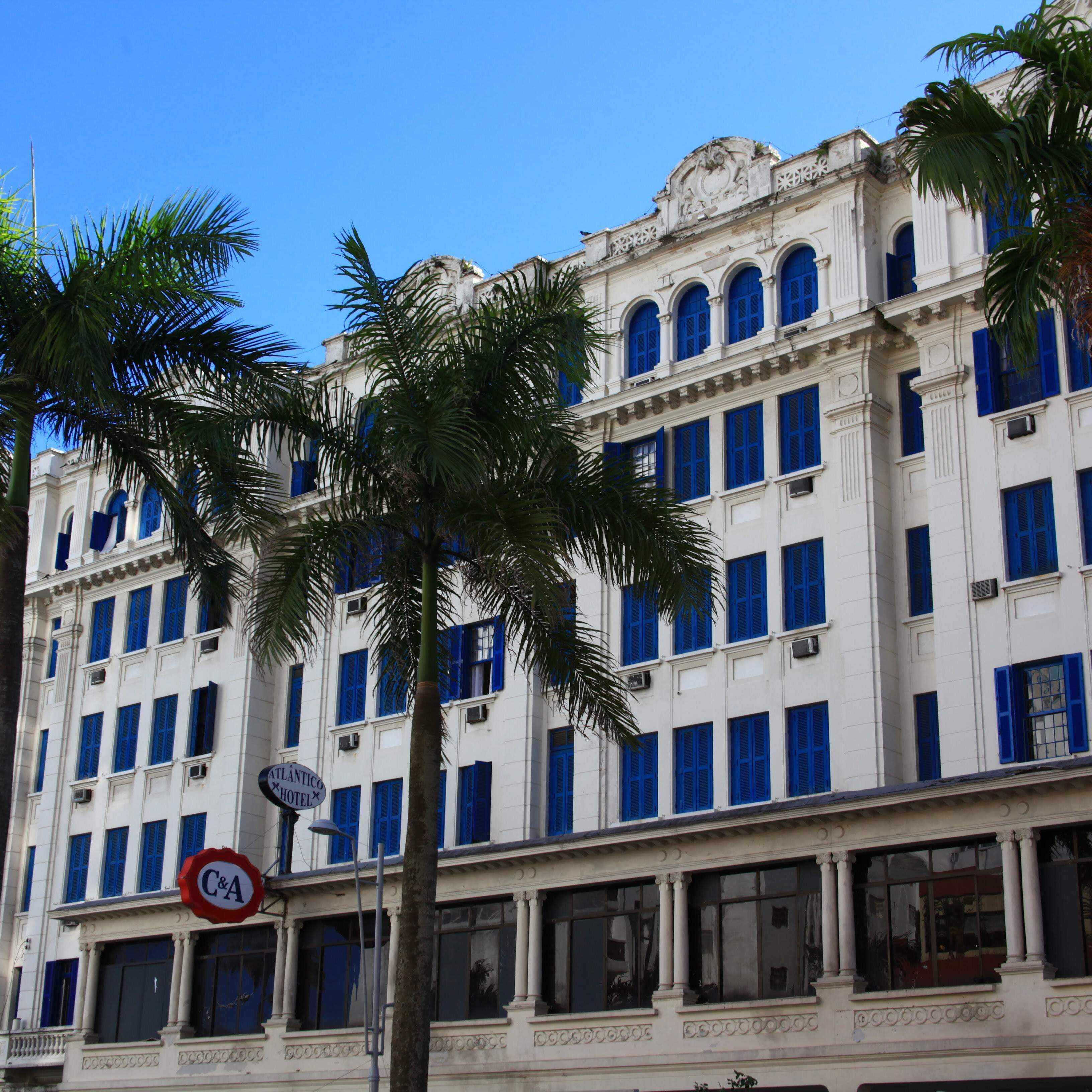 Atlântico Hotel, no Gonzaga, em Santos, é considerado o hotel mais antigo do litoral de São Paulo ainda em funcionamento
